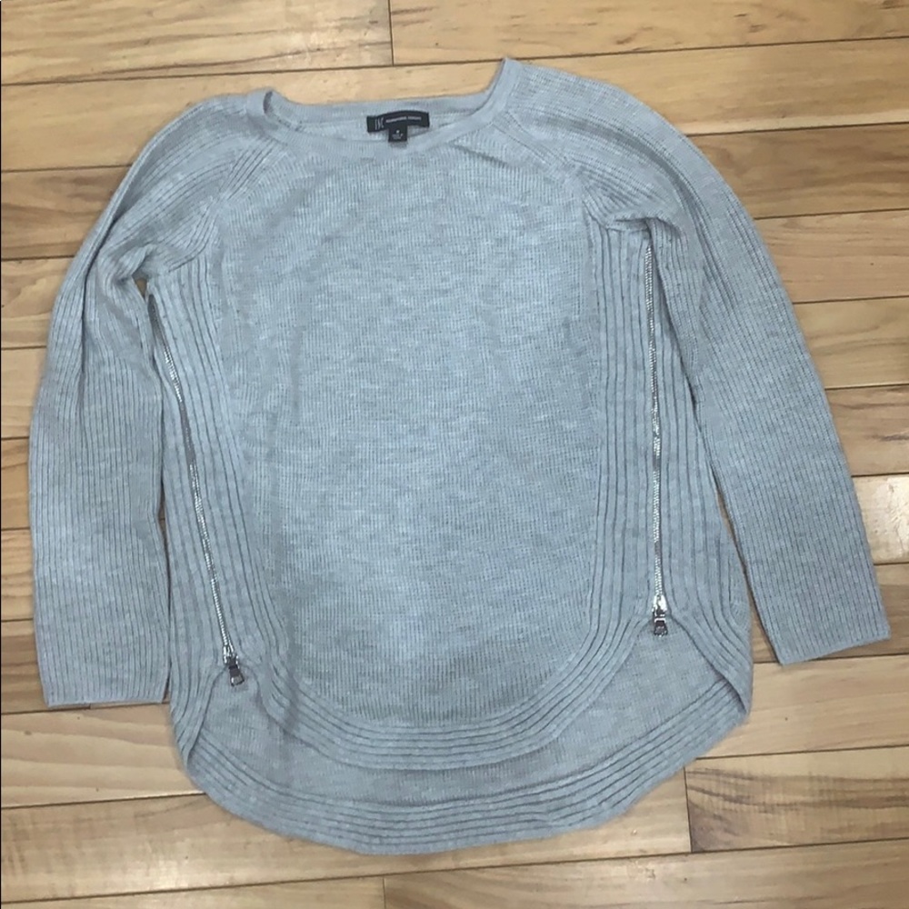 Soft gray sweater with side zippers